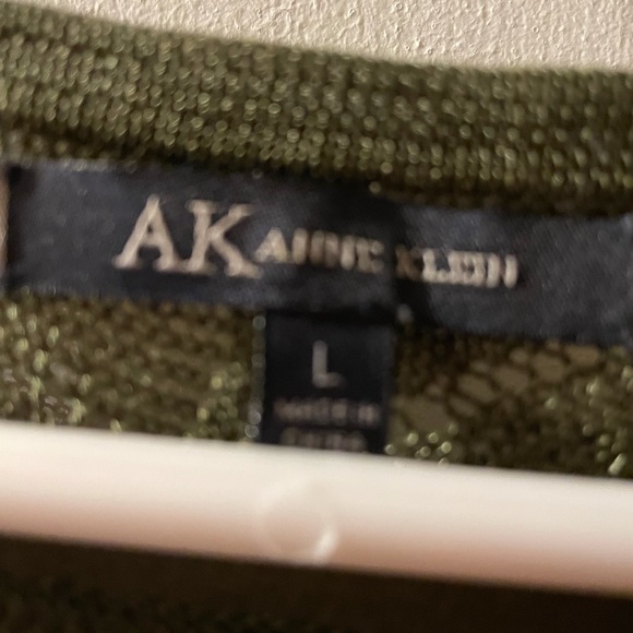 Beautiful lined olive green knit dress - Picture 3 of 4